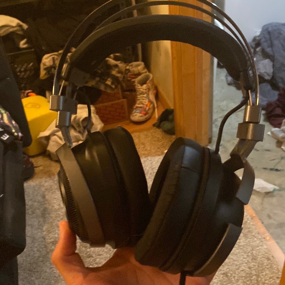 Razor ultimate headphones